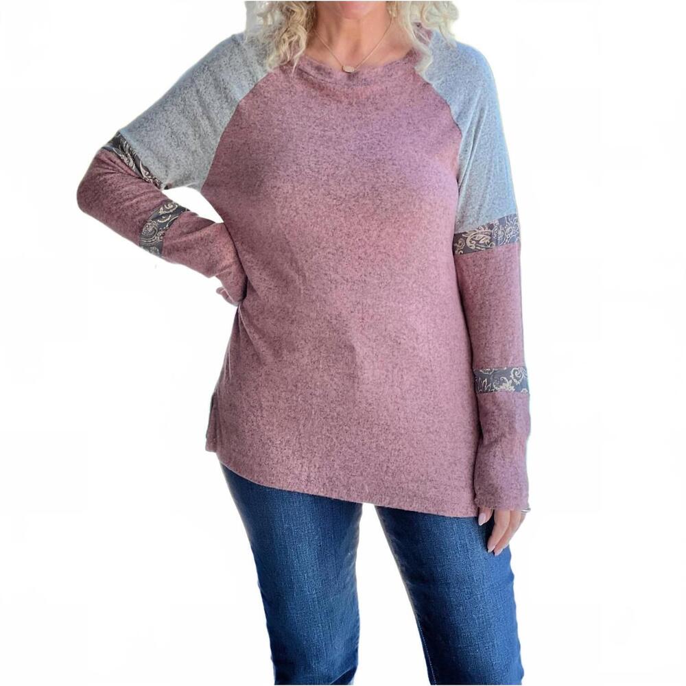 NEW ADORA pop of paisley top in rubber
